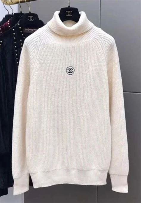 [W2C] Oversized Chanel turtleneck worn by jennie. All links